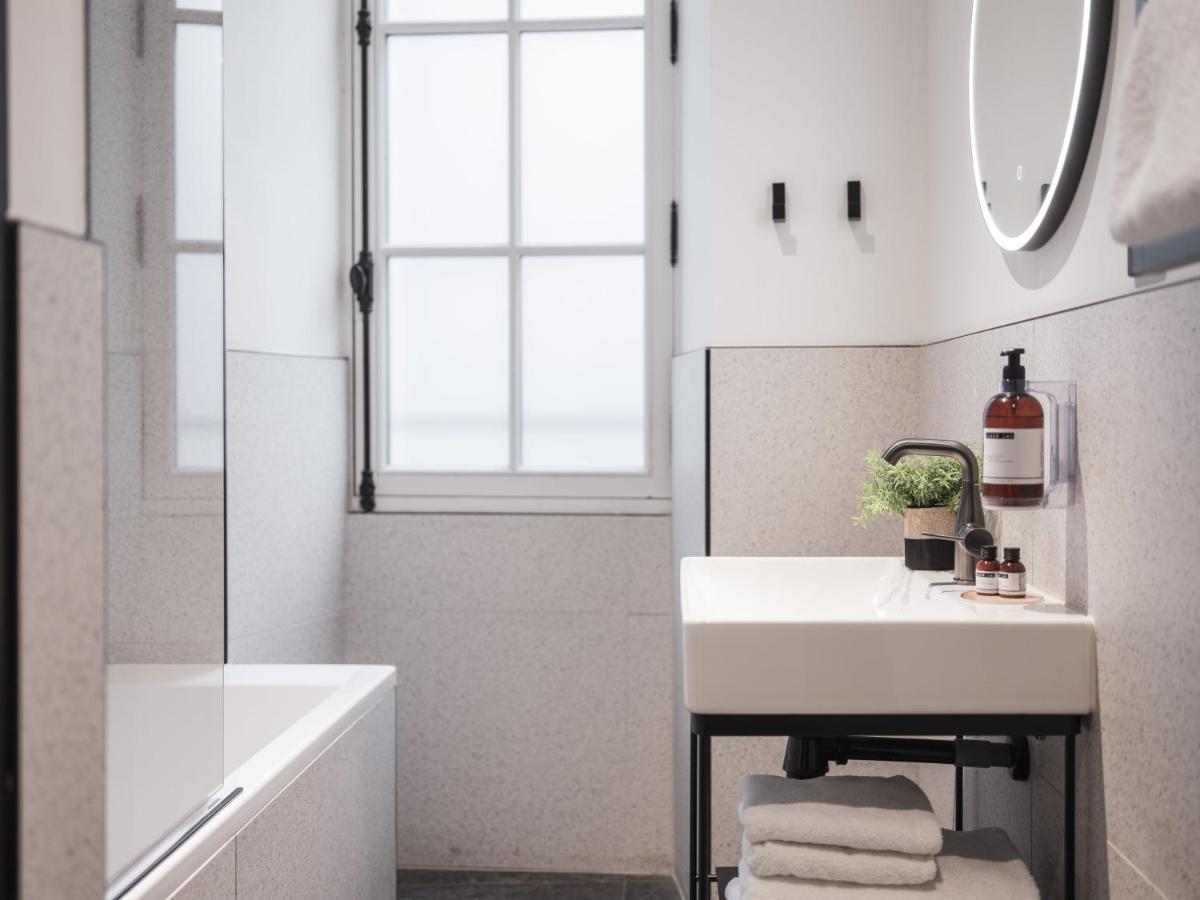 Appartements Crebillon - Maisons Du Monde Hotel & Suites Нант Екстериор снимка